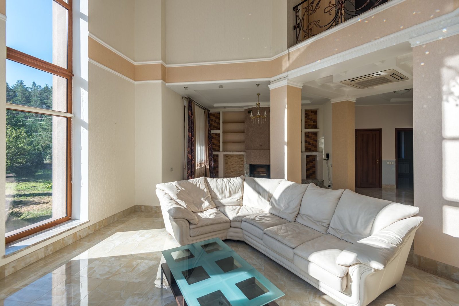 Modern home living room and indoor Wi-Fi scenario