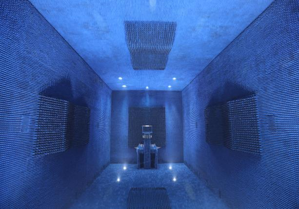 Indoor far-field testing chamber